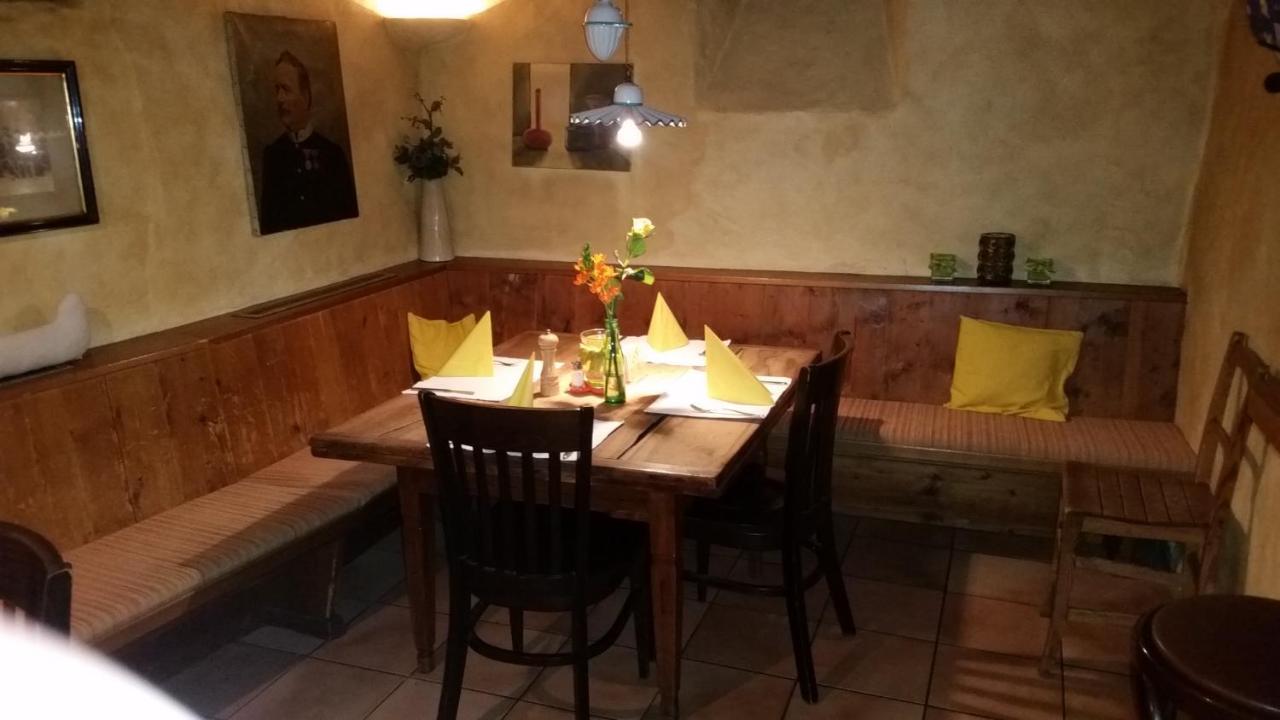 Gasthaus Kreuz Schruns Ngoại thất bức ảnh